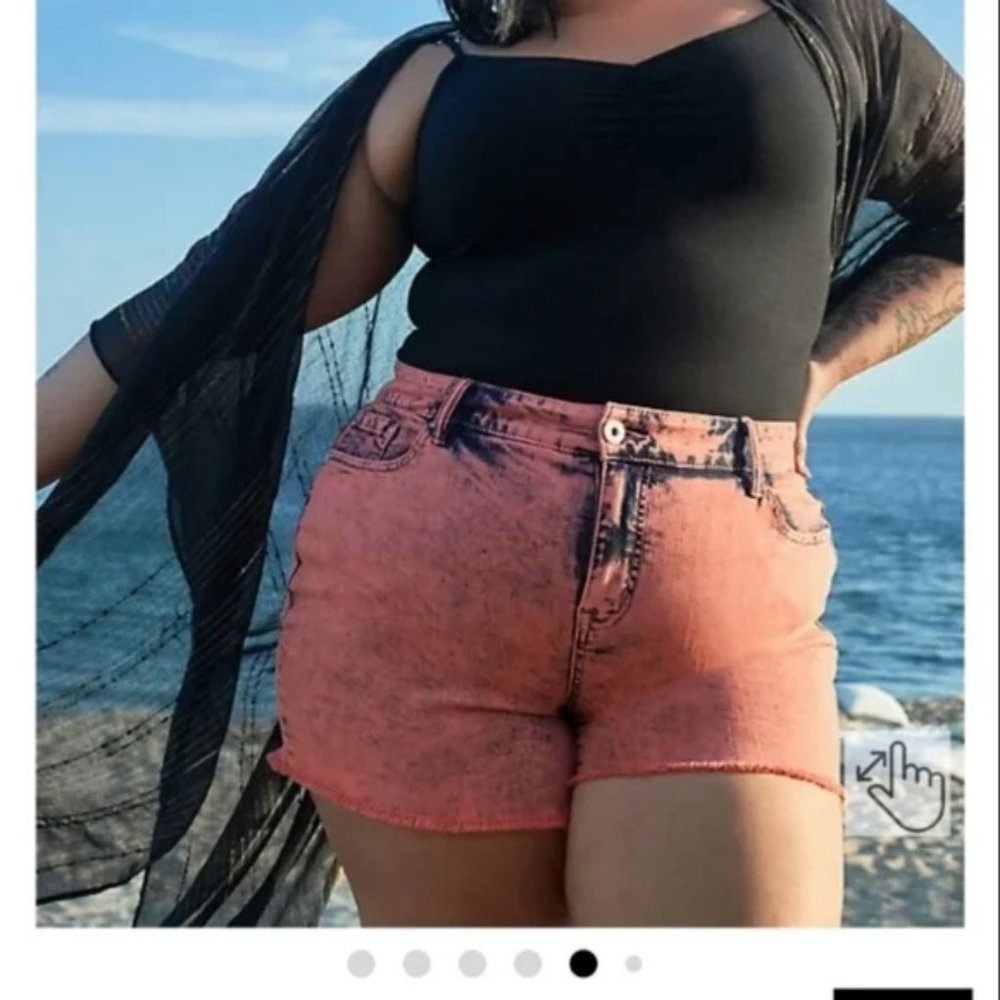 Torrid Mid Rise Coral Orange Acid Wash Shorts Plus Size 2X - Picture 3 of 4